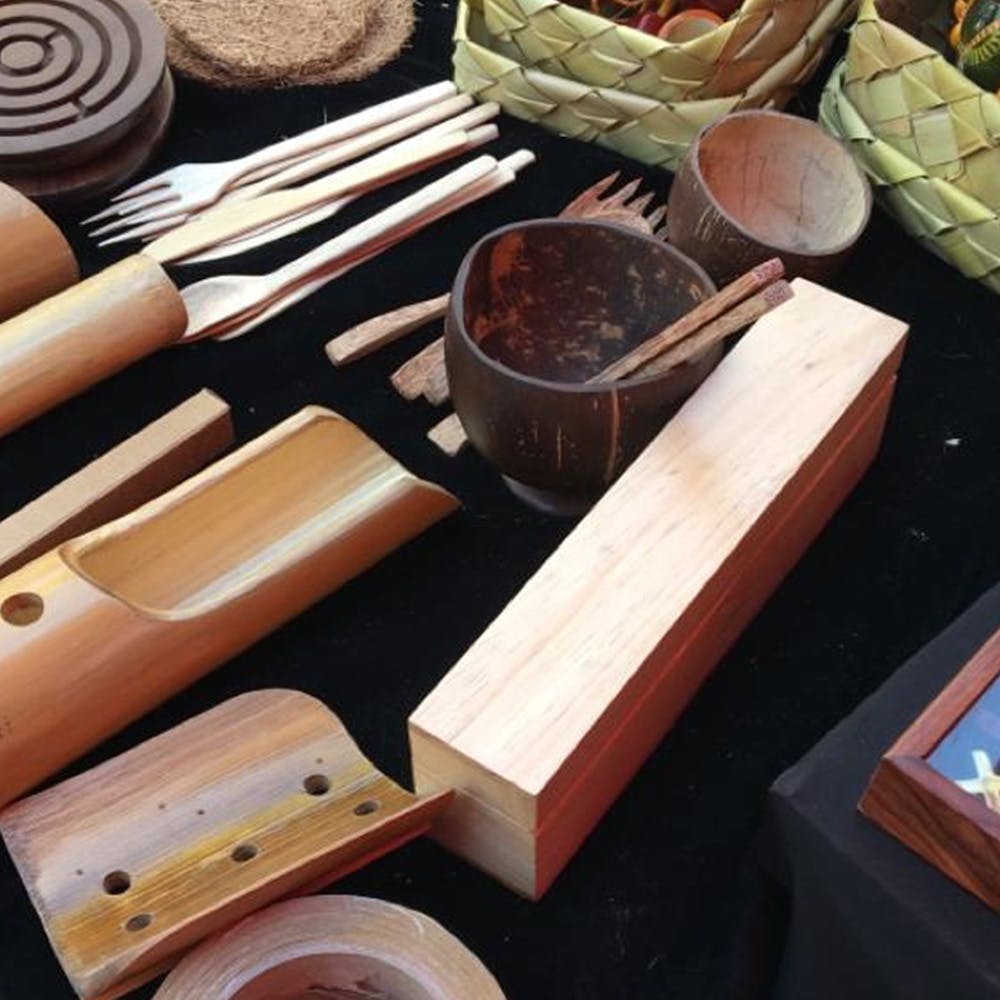 Wood,Product,Bowl,Tableware,Cutting board,Table,Metal