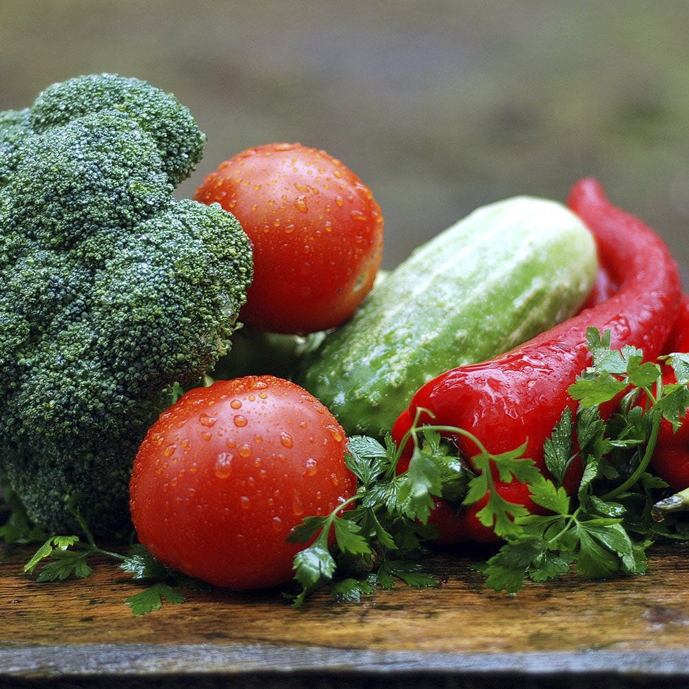 Natural foods,Vegetable,Food,Tomato,Vegan nutrition,Solanum,Plant,Local food,Zucchini,Fruit