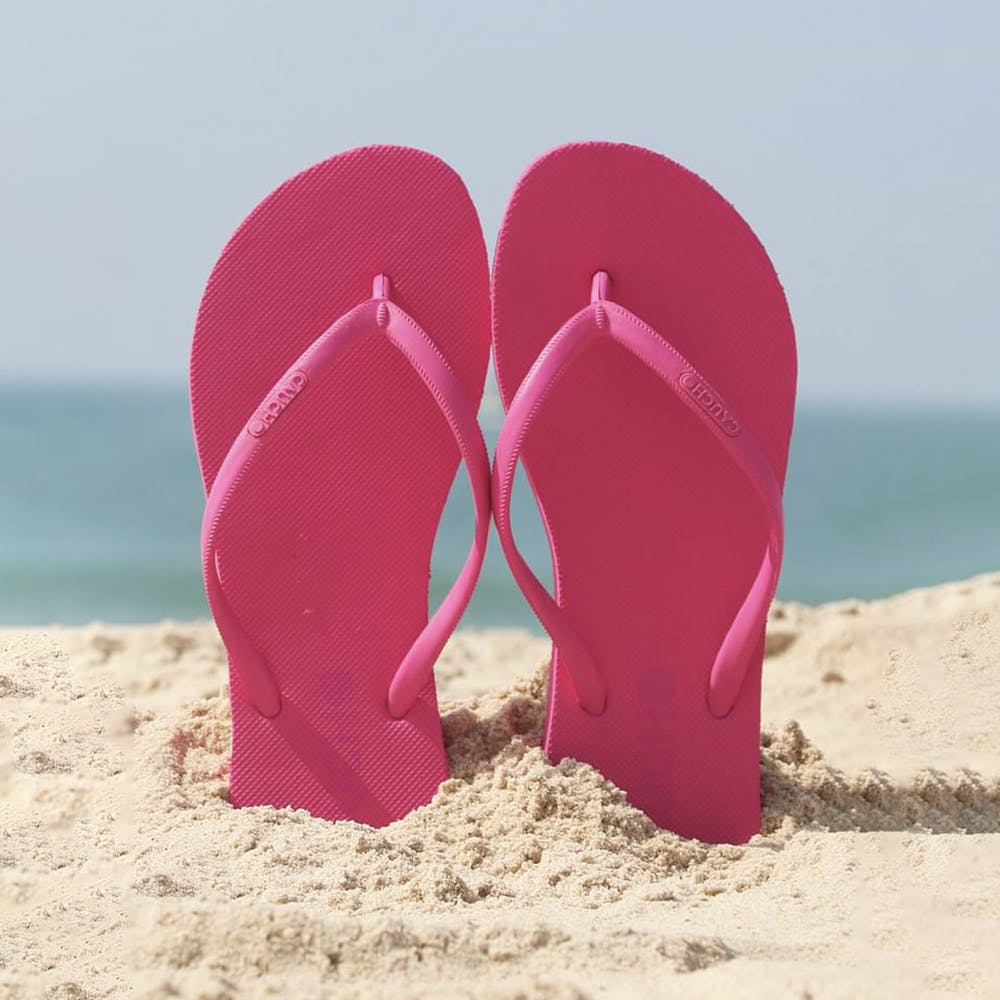 Flip-flops,Footwear,Pink,Sandal,Slipper,Sand,Shoe,Magenta,Summer,Font