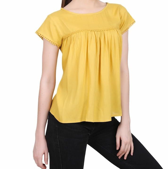 Clothing,Yellow,Sleeve,Shoulder,Neck,Blouse,Joint,T-shirt,Top,Waist