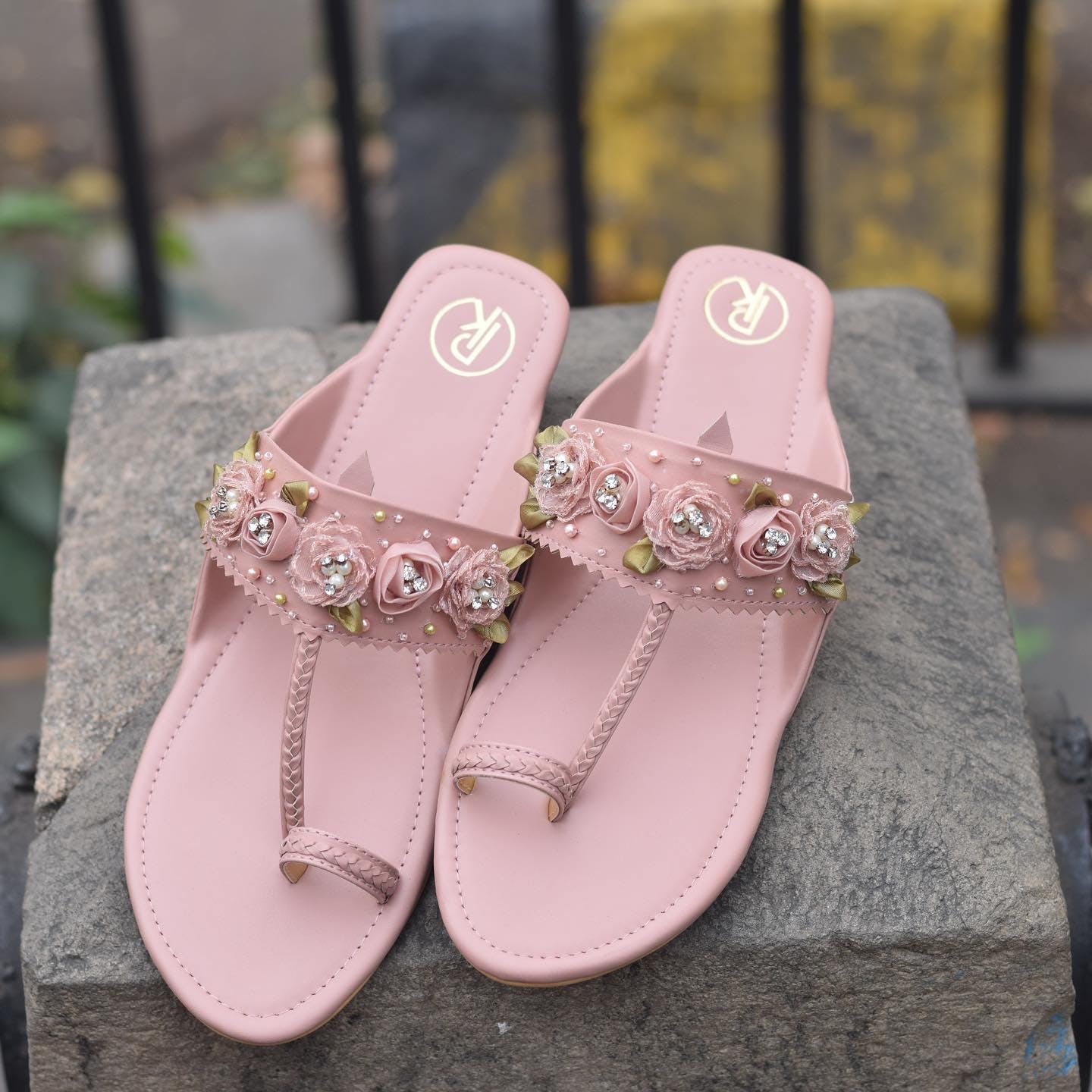 Footwear,Pink,Slipper,Shoe,Flip-flops,Sandal,Beige,Fashion accessory,Peach