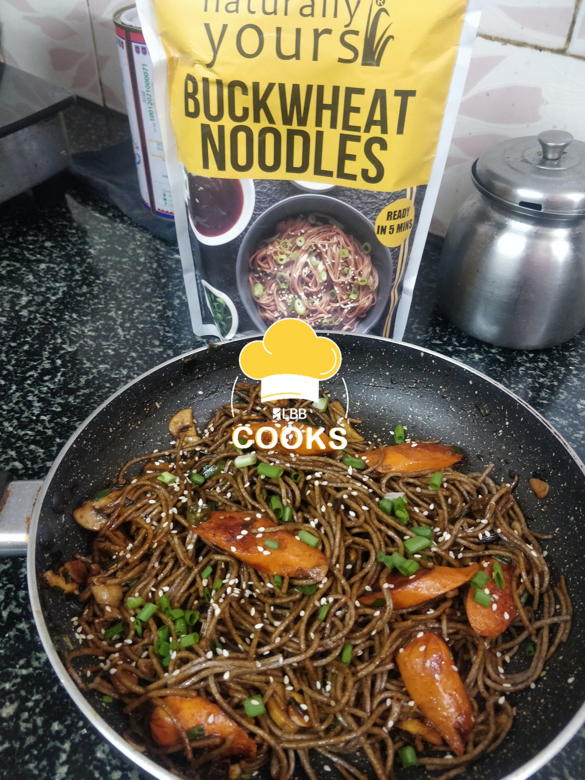 Food,Cuisine,Dish,Noodle,Ingredient,Fried noodles,Chow mein,Pancit,Hot dry noodles,Comfort food