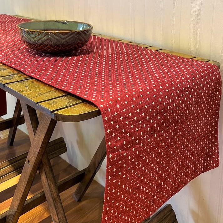 Tablecloth,Table,Textile,Home accessories,Furniture,Linens,Rectangle,Outdoor table,Crochet,Placemat