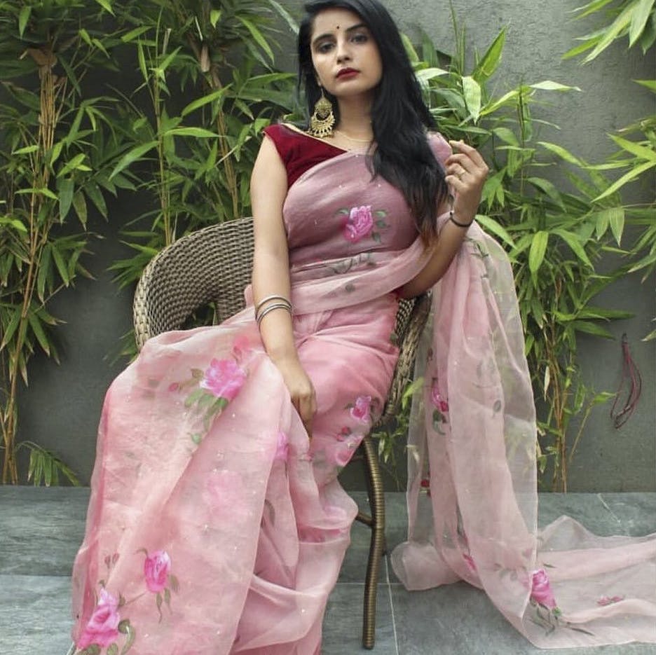 Pink,Clothing,Sari,Photo shoot,Formal wear,Silk,Magenta,Textile,Abdomen,Dress