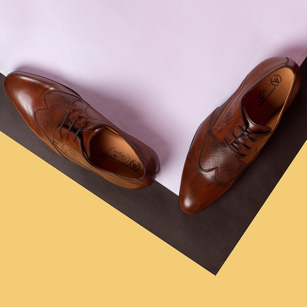 Footwear,Tan,Brown,Dress shoe,Shoe,Oxford shoe,Leather,Caramel color