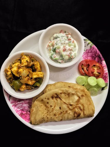Dish,Food,Cuisine,Ingredient,Naan,Produce,Staple food,Recipe,Meal,Paratha