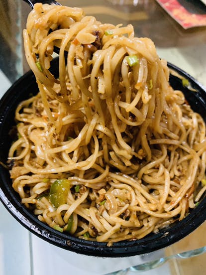 Dish,Food,Noodle,Chinese noodles,Fried noodles,Chow mein,Spaghetti,Cuisine,Hot dry noodles,Yi mein