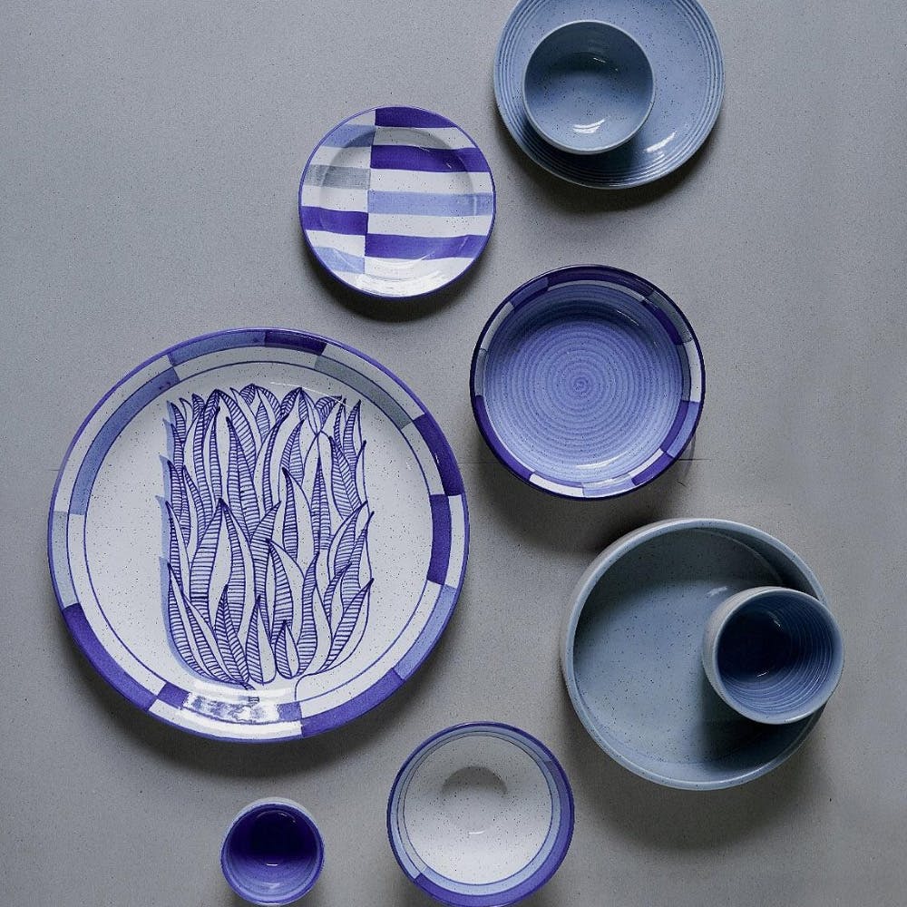 Dishware,Porcelain,Plate,Product,Blue and white porcelain,Cobalt blue,Purple,Dinnerware set,Platter,Tableware