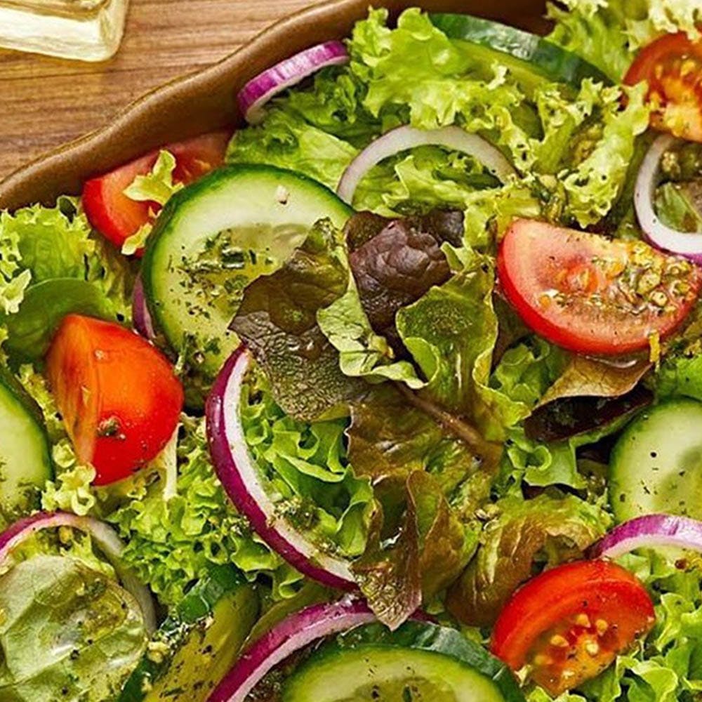 Garden salad,Food,Salad,Dish,Vegetable,Cuisine,Ingredient,Vegetarian food,Natural foods,Leaf vegetable