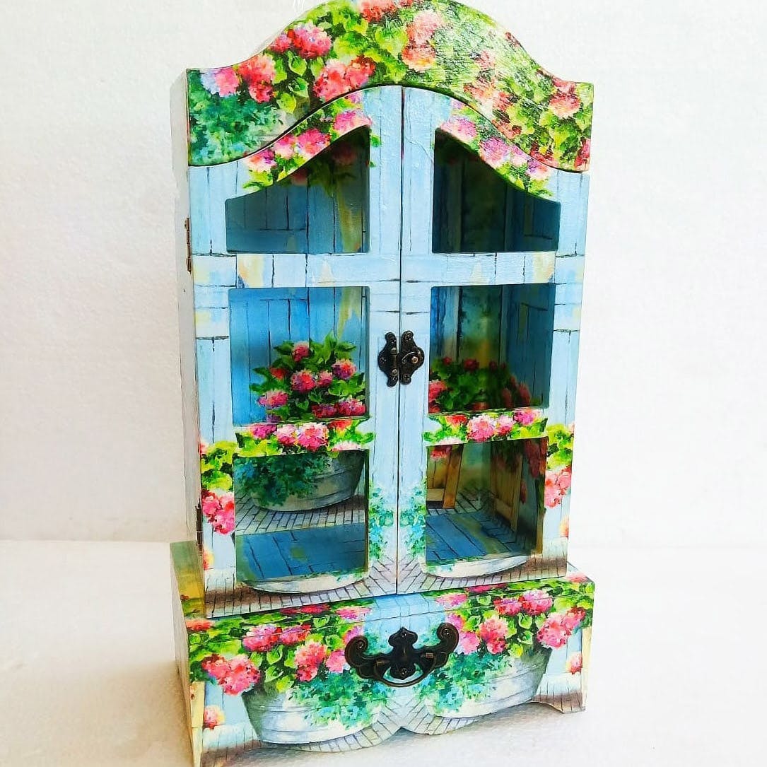 Plant,Window,Flower,Flowerpot,Architecture,Floristry,Floral design,Furniture