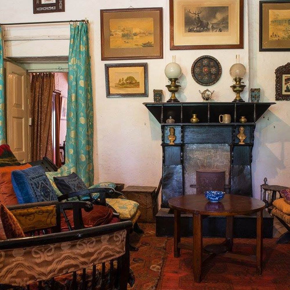 Room,Furniture,Interior design,Property,House,Building,Antique,Living room,Table,Tourist attraction