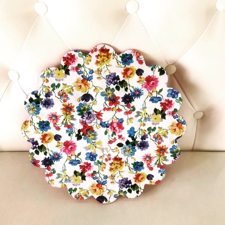 Circle,Pattern,Fashion accessory,Bouquet,Ceiling