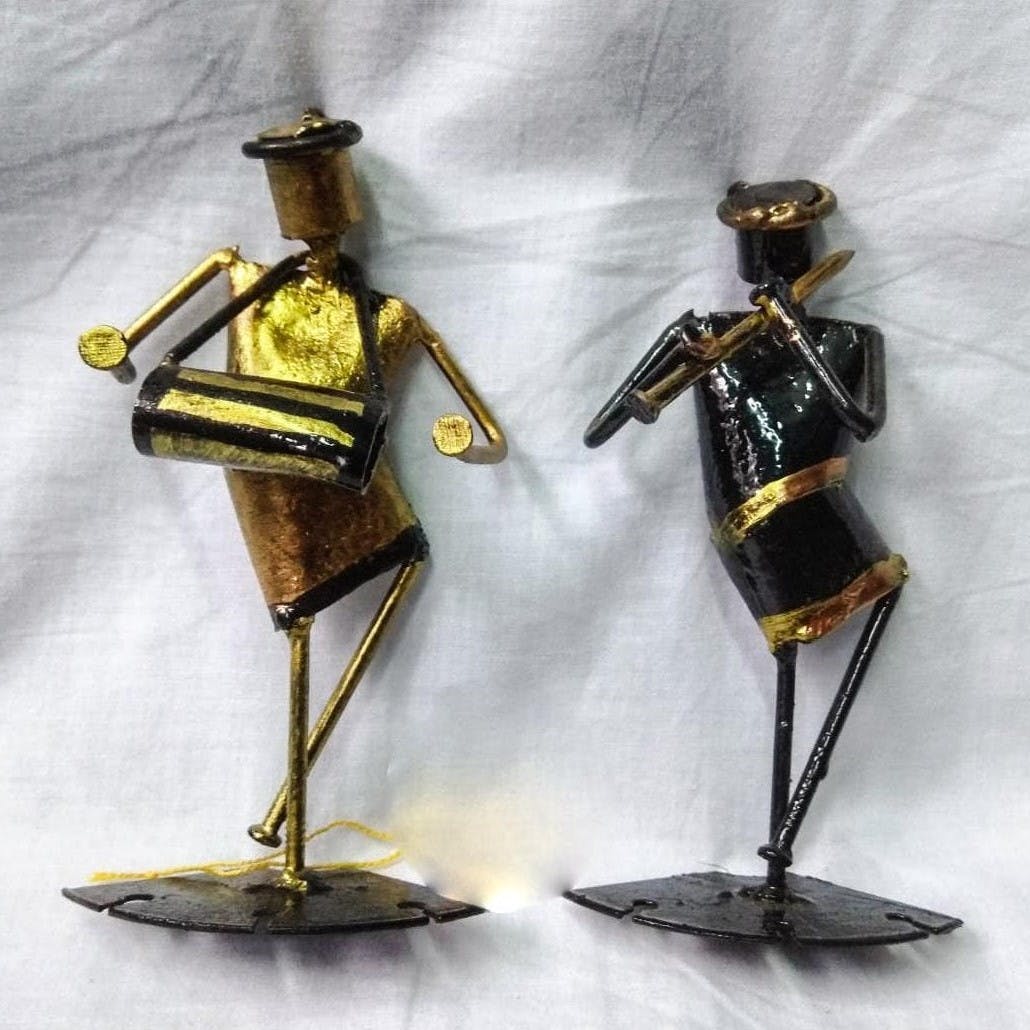 Sculpture,Metal,Figurine,Glass,Brass,Art,Middle ages,Toy