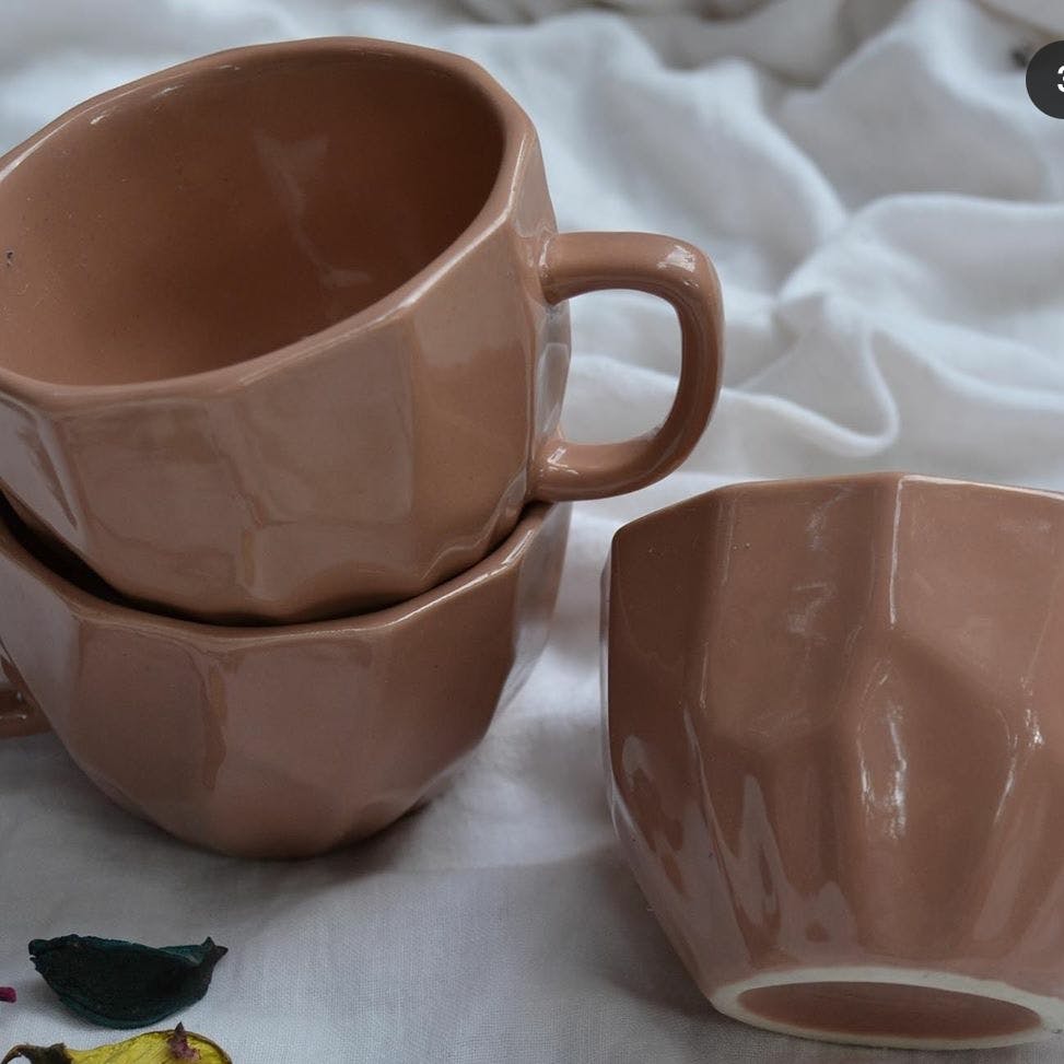 Cup,Cup,earthenware,Coffee cup,Dishware,Drinkware,Tableware,Serveware,Brown,Ceramic