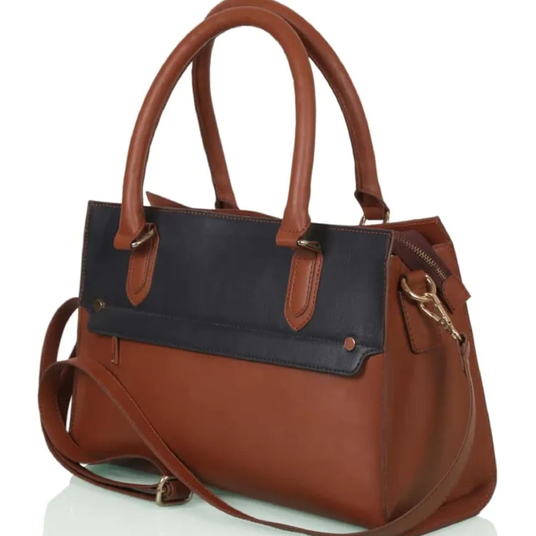Handbag,Bag,Leather,Fashion accessory,Product,Brown,Shoulder bag,Beauty,Tan,Fashion