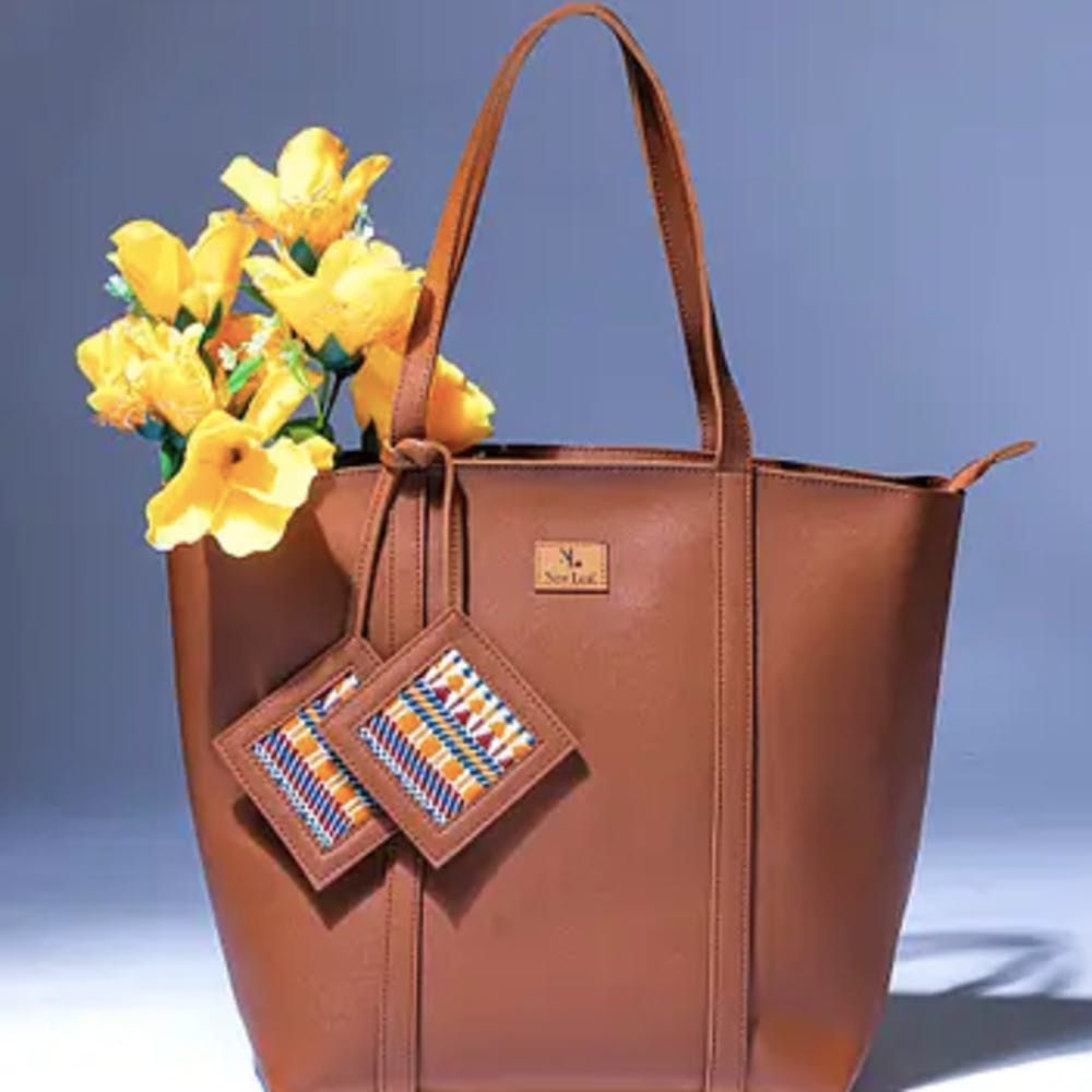 The Prairie. Handcrafted Leather Tote Bag in Chestnut York. – Burrow  Leather Goods