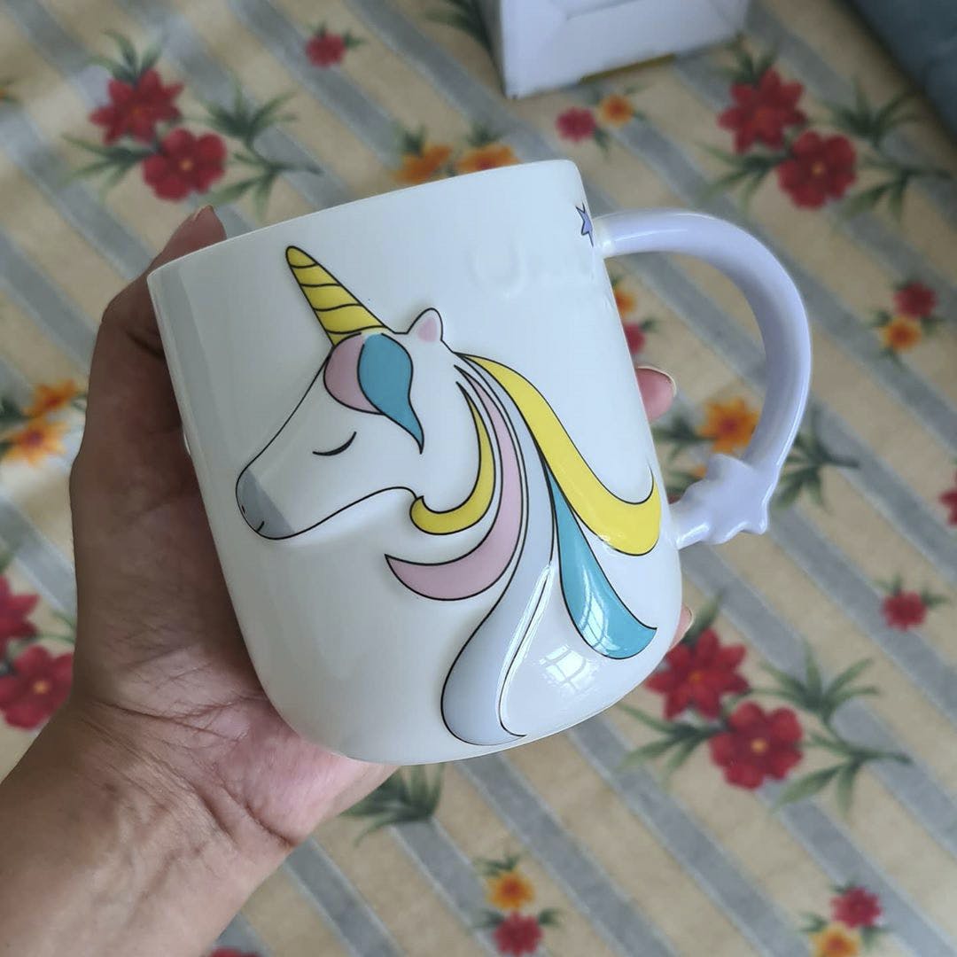 Mug,Drinkware,Cup,Tableware,Coffee cup,Cup,Hand,Teacup,Illustration,Fictional character