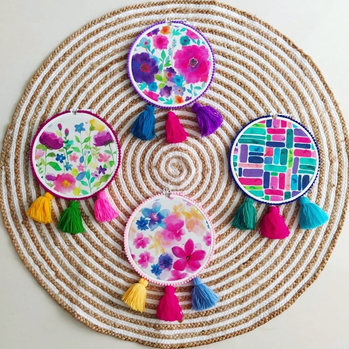 Circle,Textile,Tableware,Magenta,Pattern,Plate