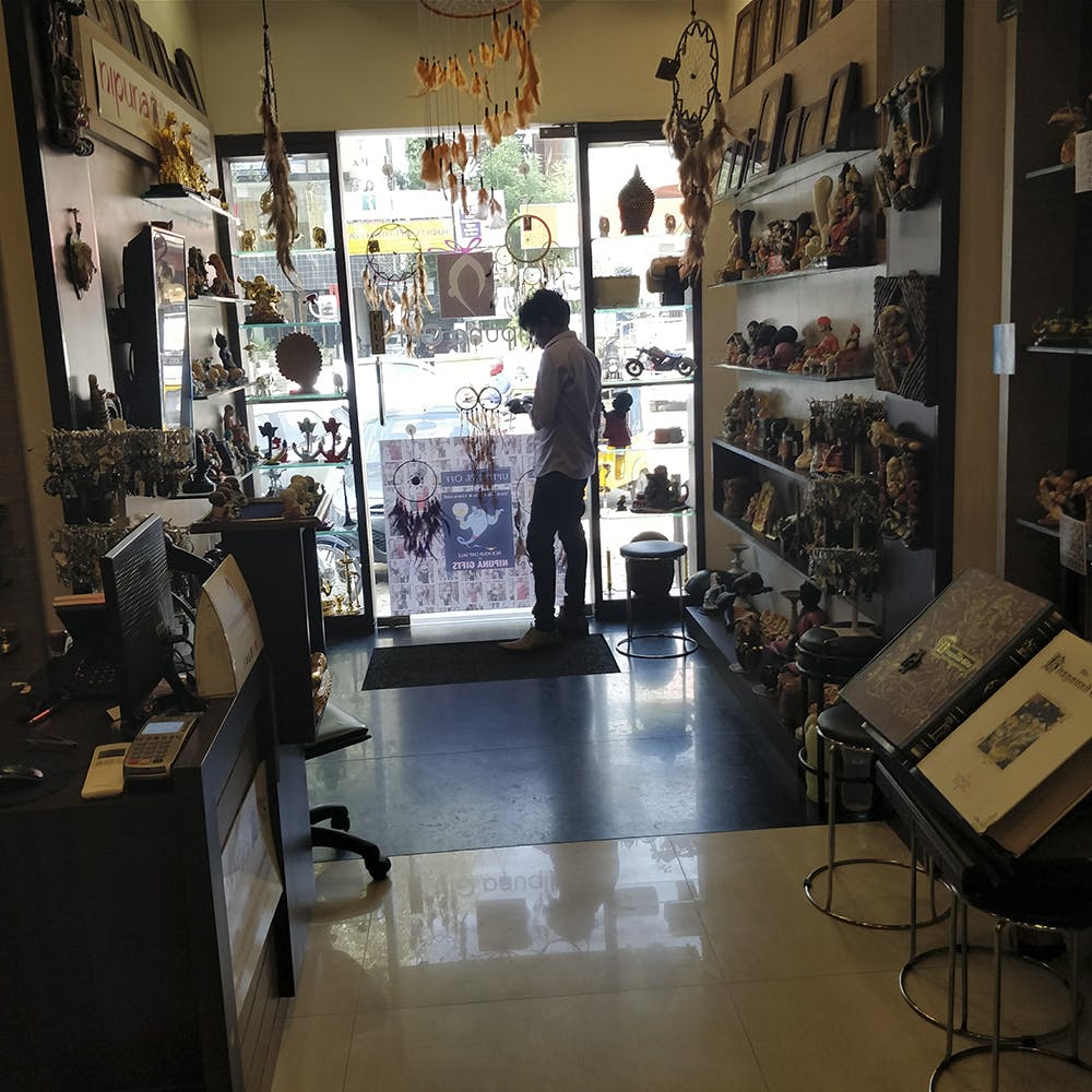 Details more than 106 nipuna gifts chennai tamil nadu kenmei.edu.vn