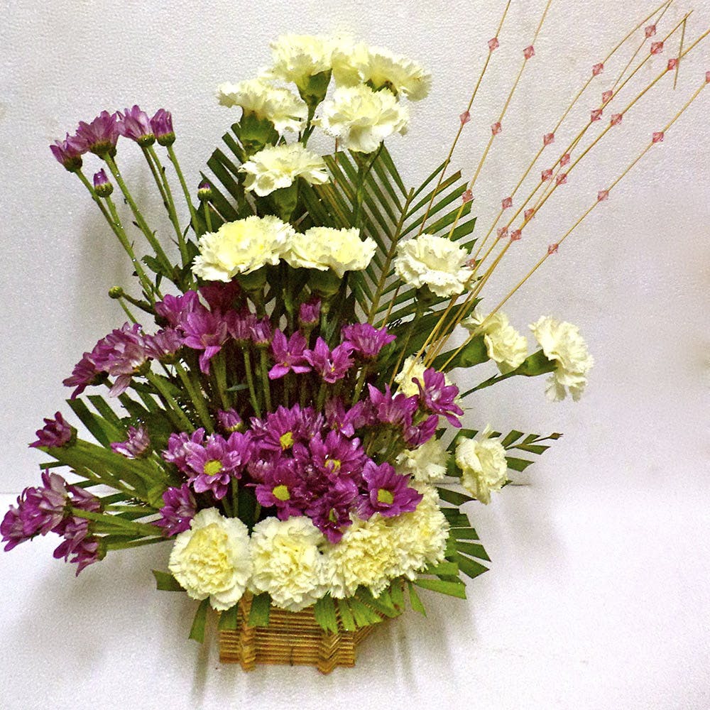 Flower,Floristry,Flower Arranging,Bouquet,Cut flowers,Plant,Floral design,Purple,Flowering plant,Artificial flower