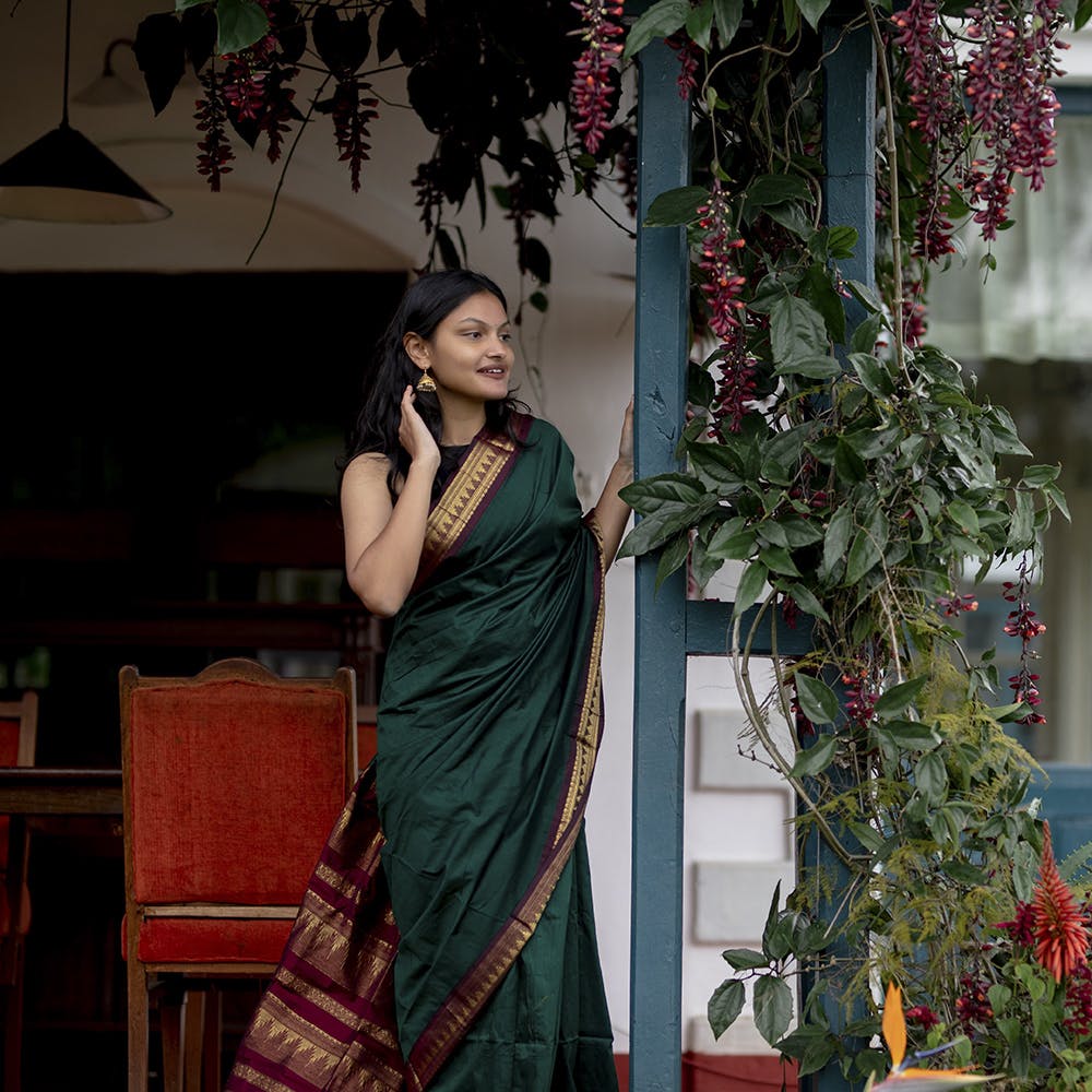 Sari,Formal wear,Textile,Abdomen,Photo shoot,Long hair,Plant,Photography,Trunk,Temple