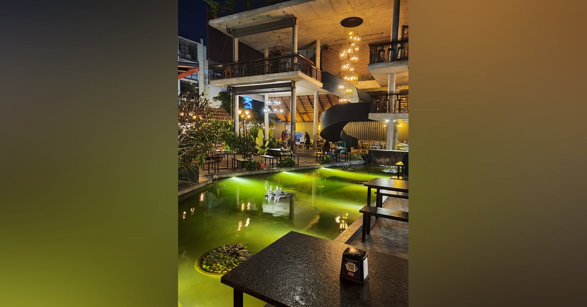 Bier Library: Perfect Combination Of Good Food, Great Drinks & Surreal ...