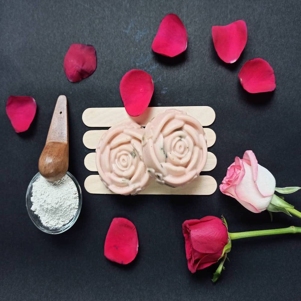 Pink,Petal,Rose,Heart,Flower,Material property,Rose family,Plant,Artificial flower,Rose order