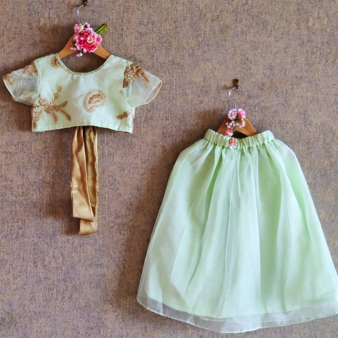 Dress,Clothing,Green,Product,Pink,Outerwear,Textile,Ribbon,Pattern,Bridal party dress