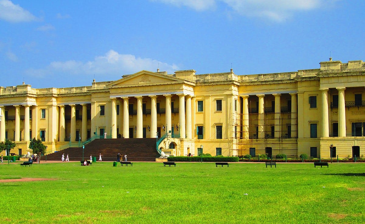 Visit Hazarduari Palace in Murshidabad | LBB Kolkata