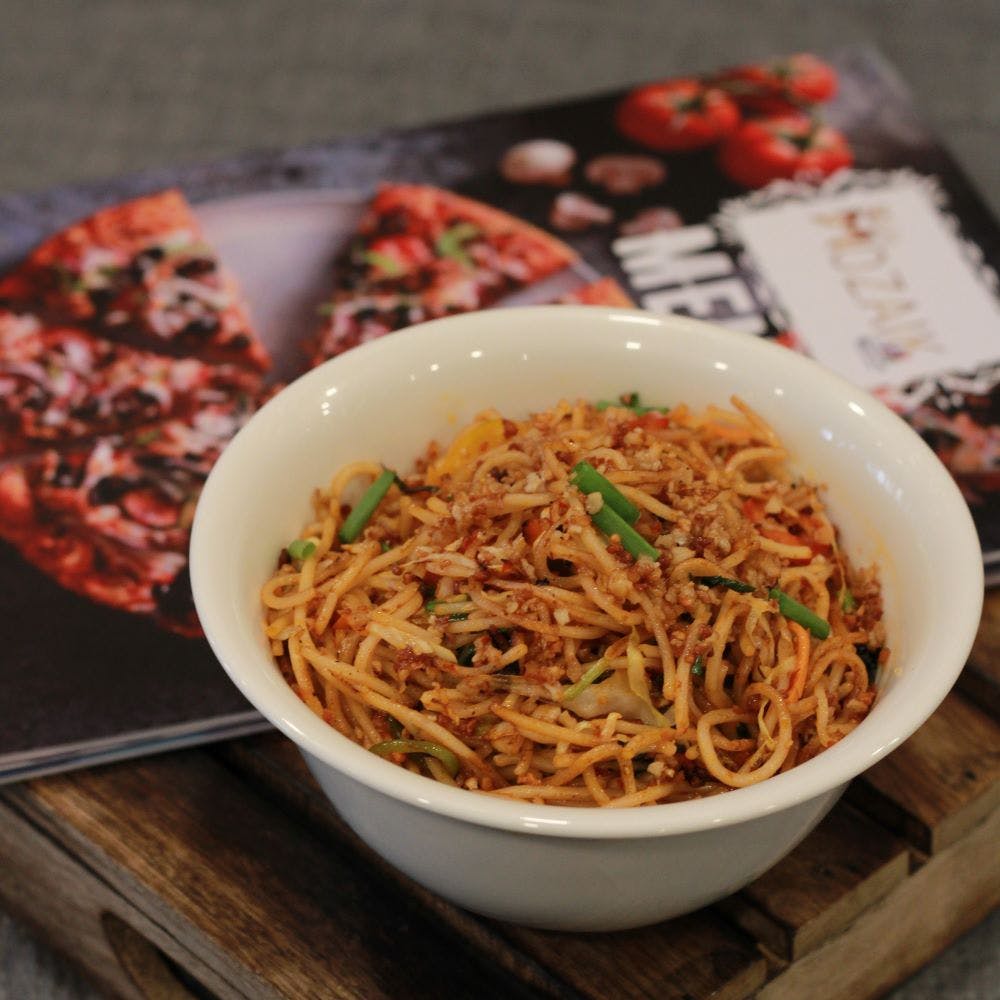 Dish,Food,Cuisine,Noodle,Fried noodles,Spaghetti,Hot dry noodles,Chow mein,Capellini,Ingredient