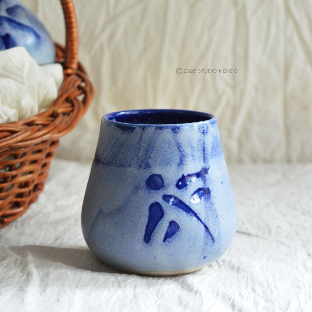 Porcelain,Blue,Ceramic,Cobalt blue,Blue and white porcelain,Serveware,Tableware,earthenware,Pottery,Vase