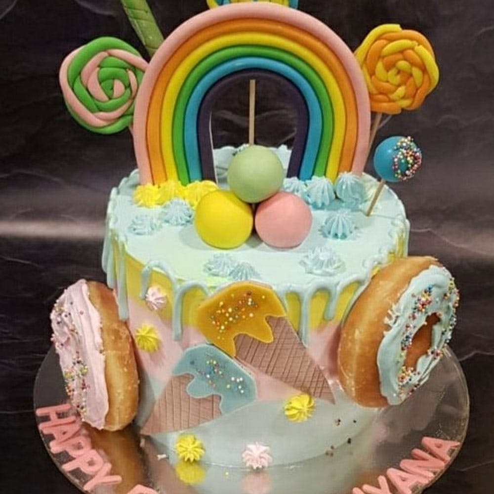 Cake,Fondant,Sugar paste,Cake decorating,Sweetness,Food,Baked goods,Dessert,Birthday cake,Sugar cake