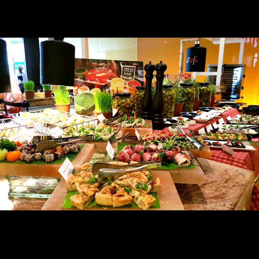 Meal,Buffet,Natural foods,Food,Brunch,Cuisine,Whole food,Lunch,Dish,Local food