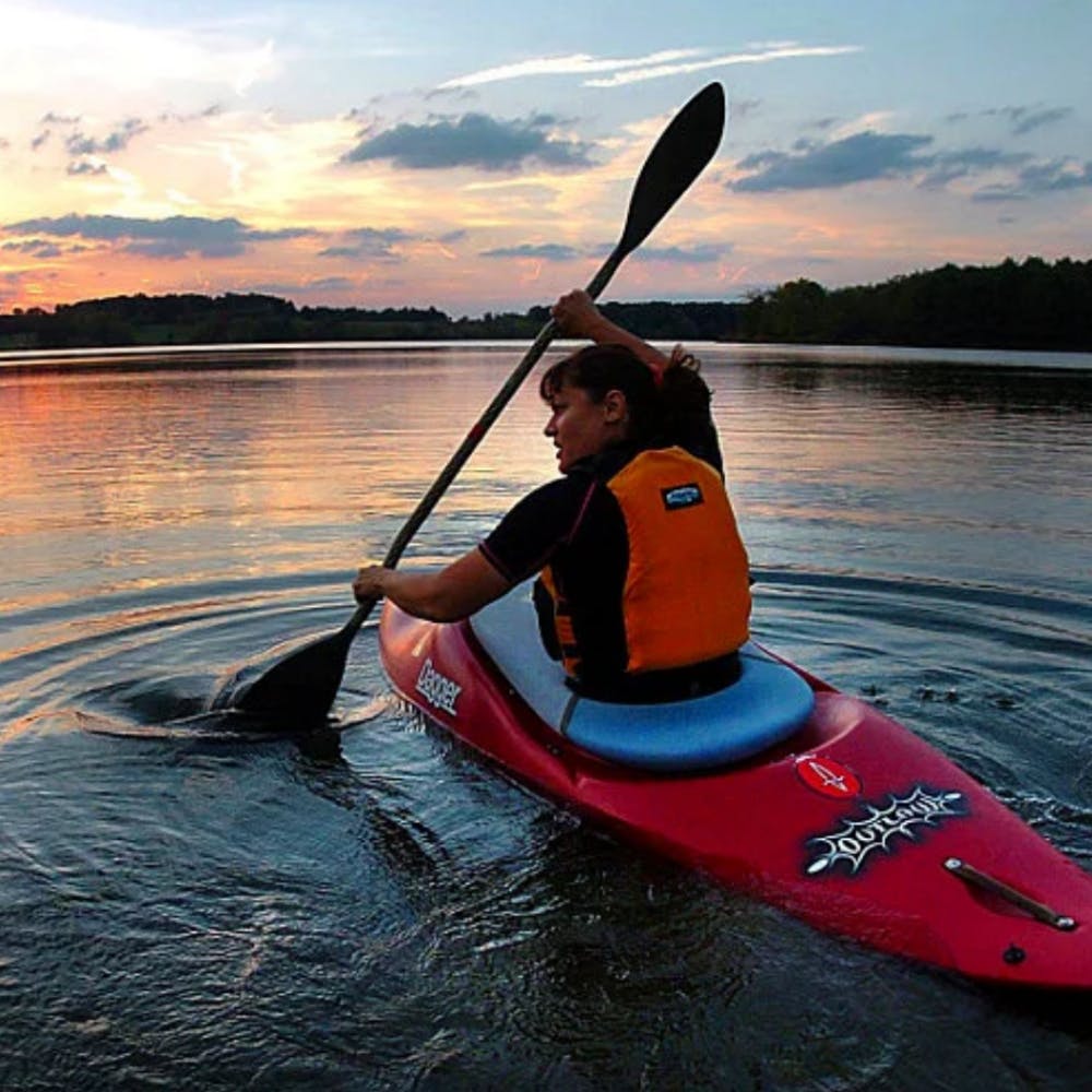Recreation,Kayaking,Kayak,Canoeing,Outdoor recreation,Boat,Sports,Water sport,Personal protective equipment,Boating