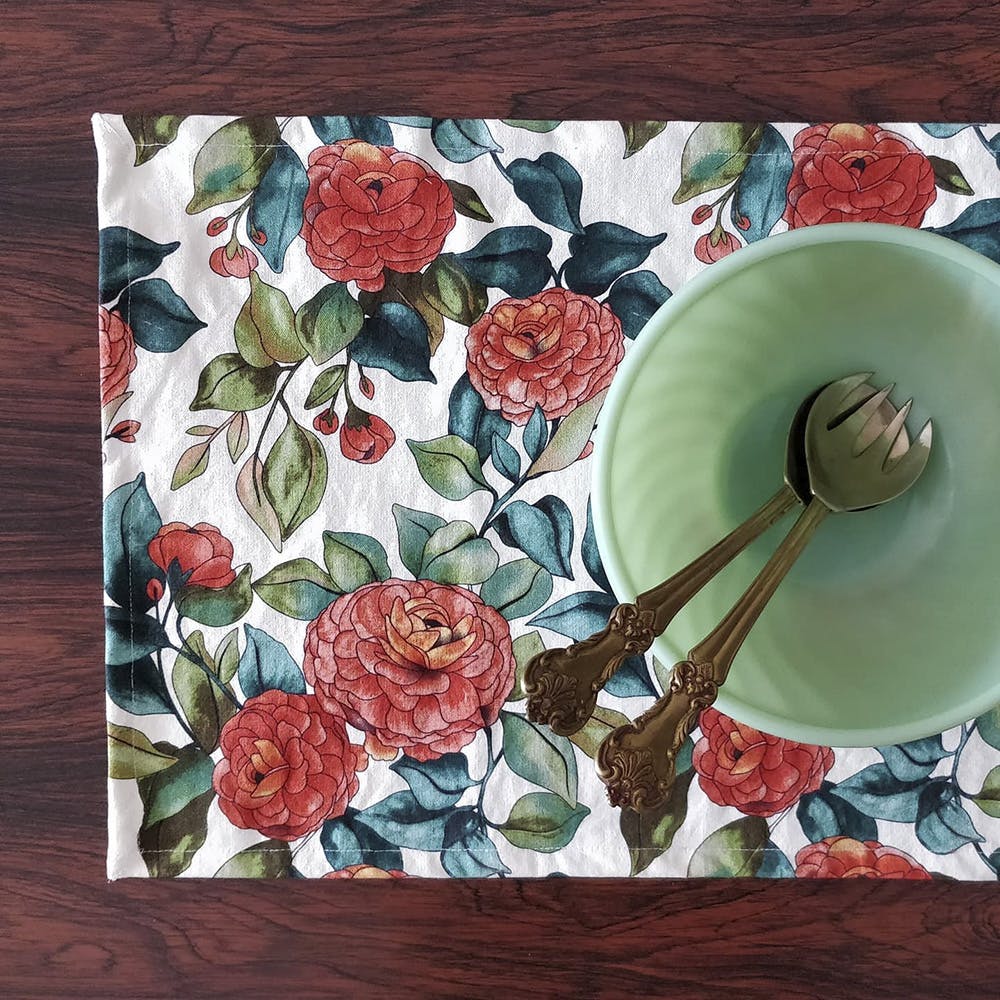 Dishware,Petal,Serveware,Flowering plant,Teal,Kitchen utensil,Rose,Rose family,Rose order,Garden roses