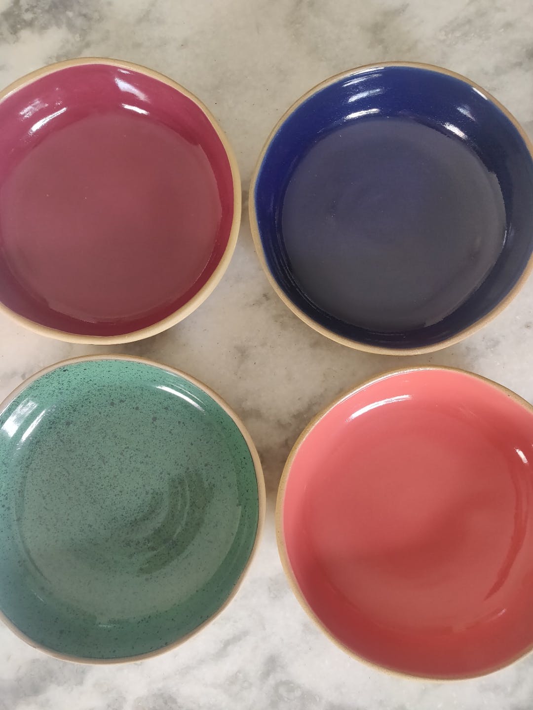 Dishware,Pink,Red,Plate,Magenta,Platter,Serveware,Tableware,Bowl,Plastic