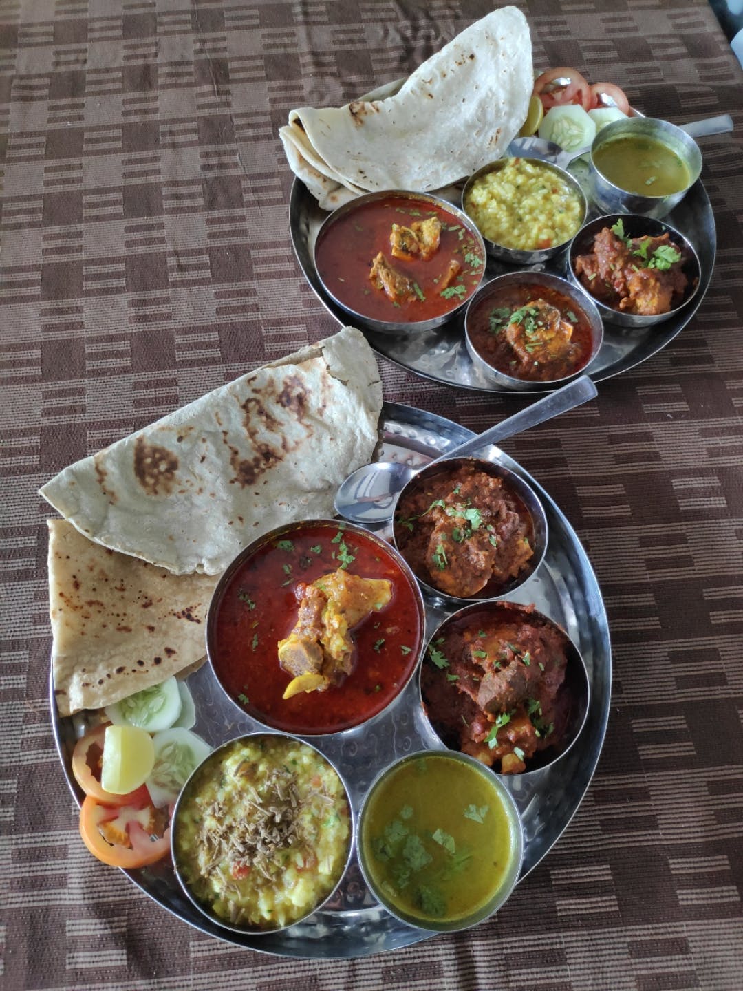 Dish,Food,Cuisine,Meal,Ingredient,Curry,Raita,Punjabi cuisine,Chapati,Produce