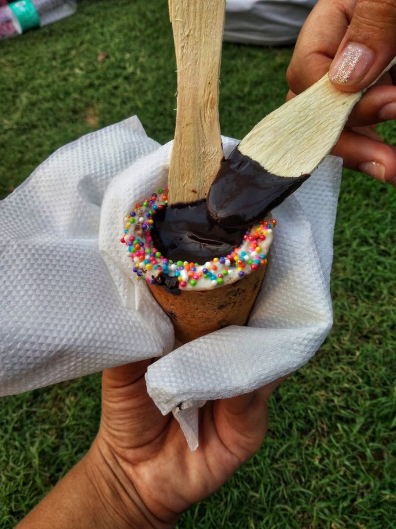 Hand,Frozen dessert,Ice cream,Ice cream cone