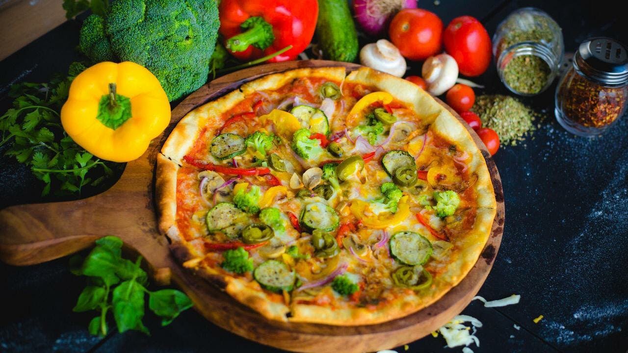 Dish,Food,Cuisine,Ingredient,Pizza,California-style pizza,Produce,Recipe,Quiche,Comfort food