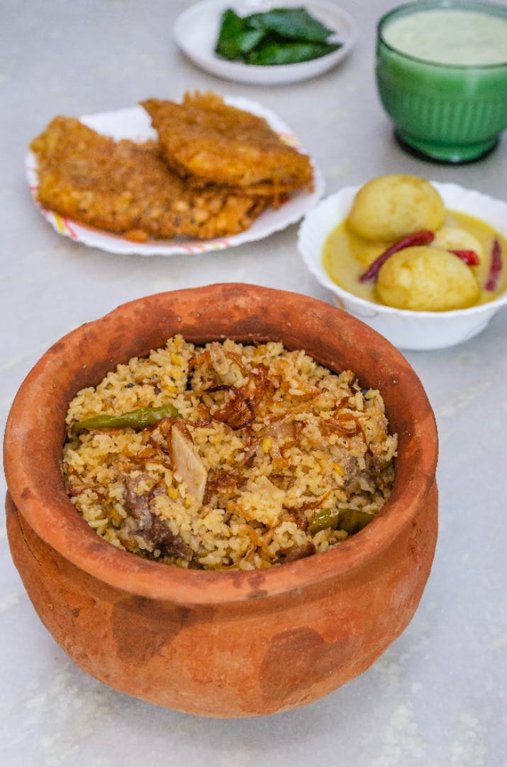 Dhakai Handi Takes You Back To The Culinary Magic Of Undivided Bengal!