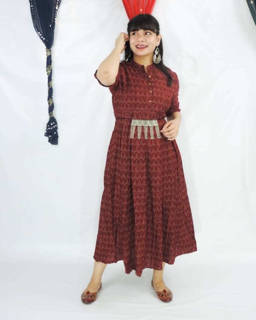 Clothing,Red,Maroon,Dress,Brown,Fashion,Formal wear,Vintage clothing,Costume,Fashion design