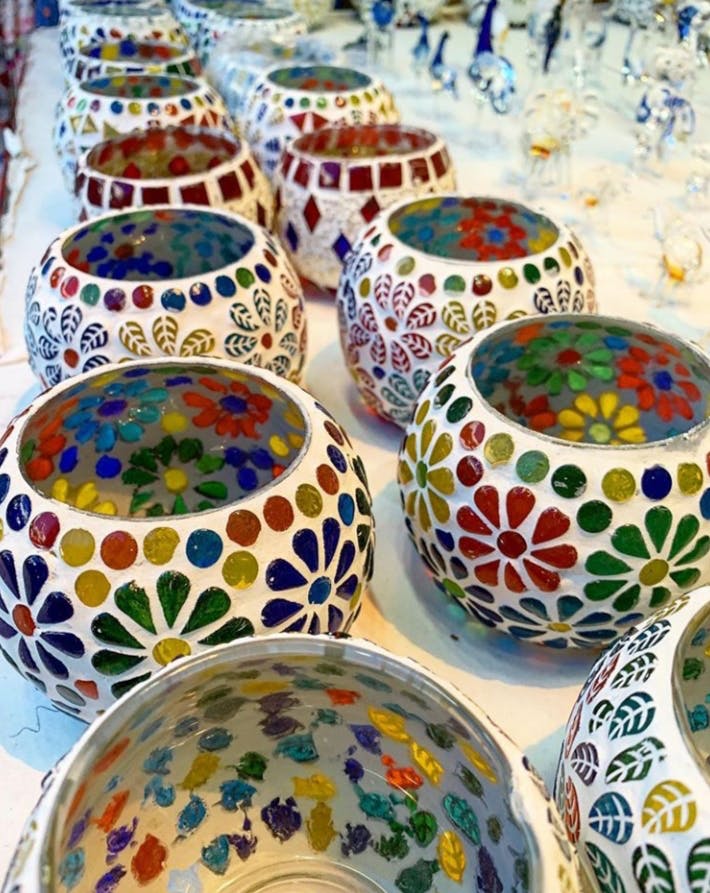 Ceramic,Porcelain,earthenware,Dishware,Pottery,Pattern,Mosaic,Dinnerware set,Tableware,Plate