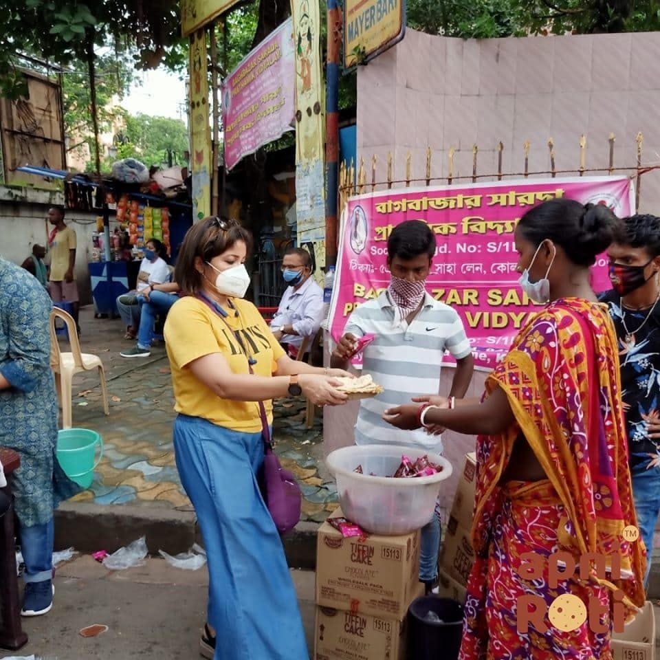 Selling,Temple,Sari,Event