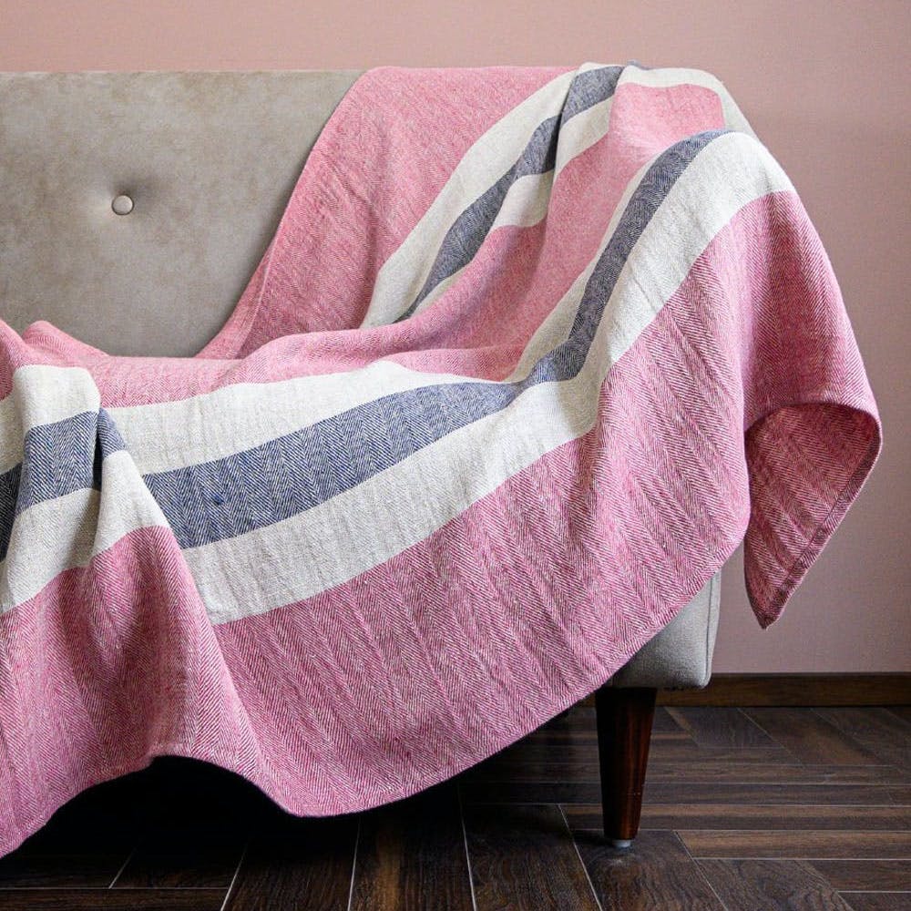 Wood,Textile,Pink,Pattern,Magenta,Wood flooring,Purple,Linens,Hardwood,Grey