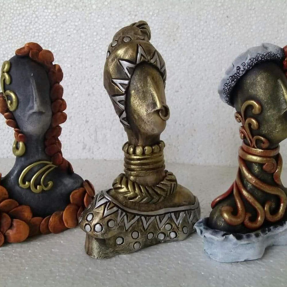 Sculpture,Toy,Wood,Artifact,Statue,Art,Metal,Carving,Collectable,Bronze sculpture