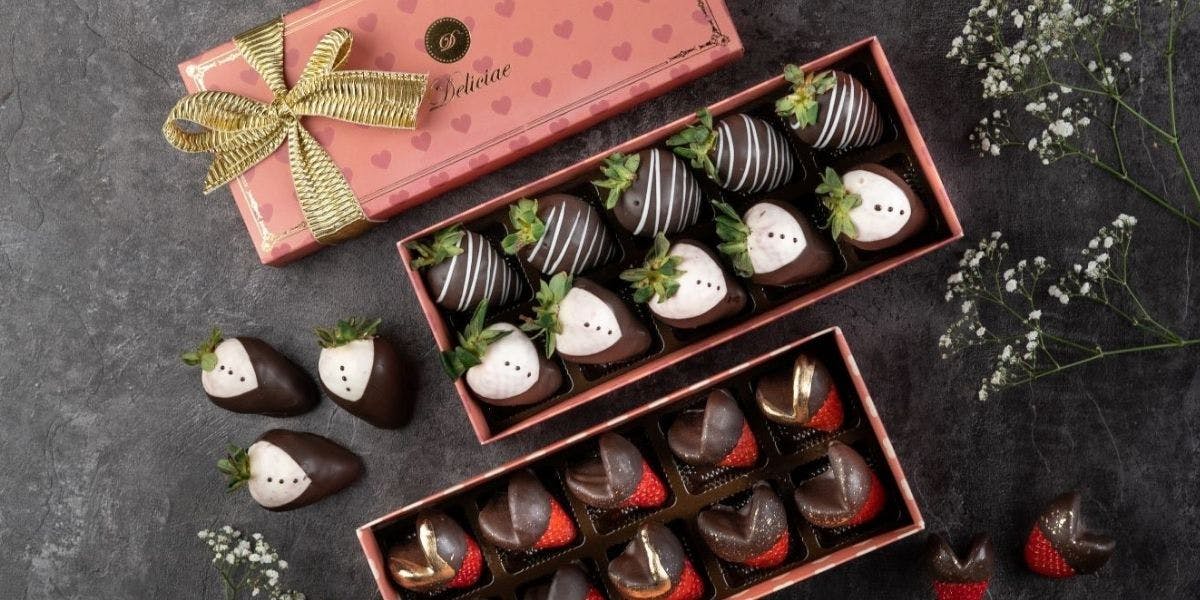 Buy Valentine's Day desserts from Scootsy | LBB Mumbai