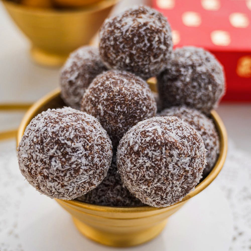 Food,Bourbon ball,Ingredient,Recipe,Fast food,Baked goods,Cuisine,Tableware,Dish,Beer