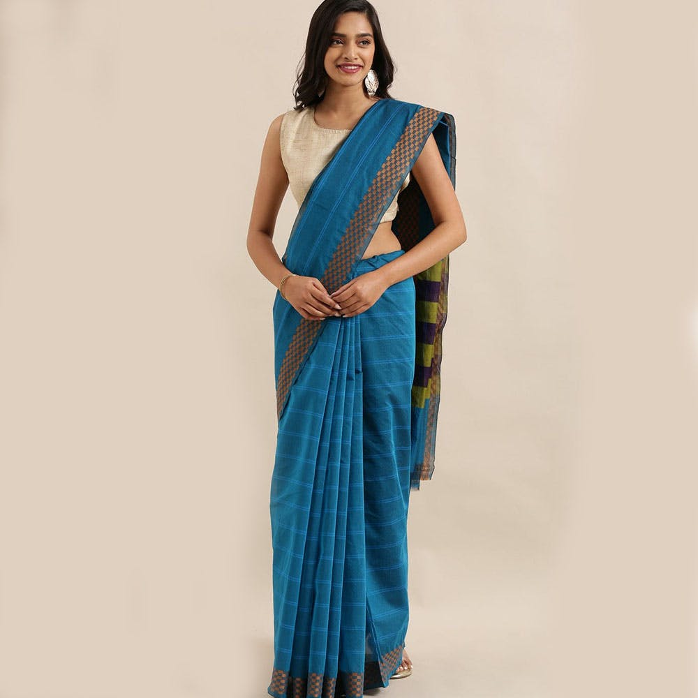 Clothing,Arm,Shoulder,One-piece garment,Smile,Neck,Sleeve,Waist,Sari,Day dress