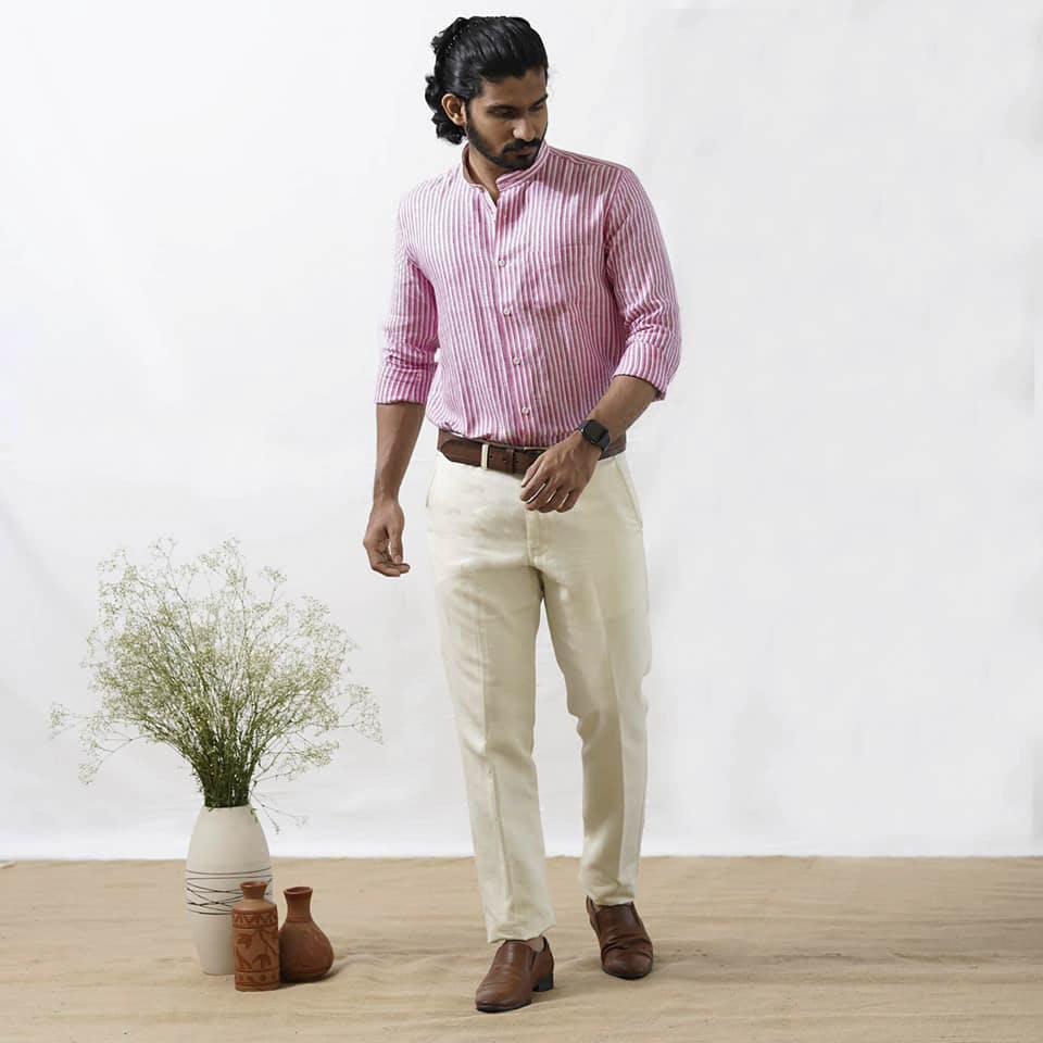 Joint,Hairstyle,Shoe,Shoulder,Shirt,Leg,Flowerpot,Plant,Dress shirt,Neck