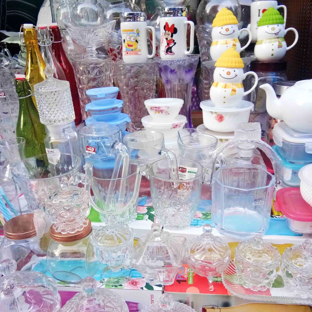 Drinkware,Tableware,Souvenir,Blue,Bottle,Stemware,Liquid,Water bottle,Plastic bottle,Pink